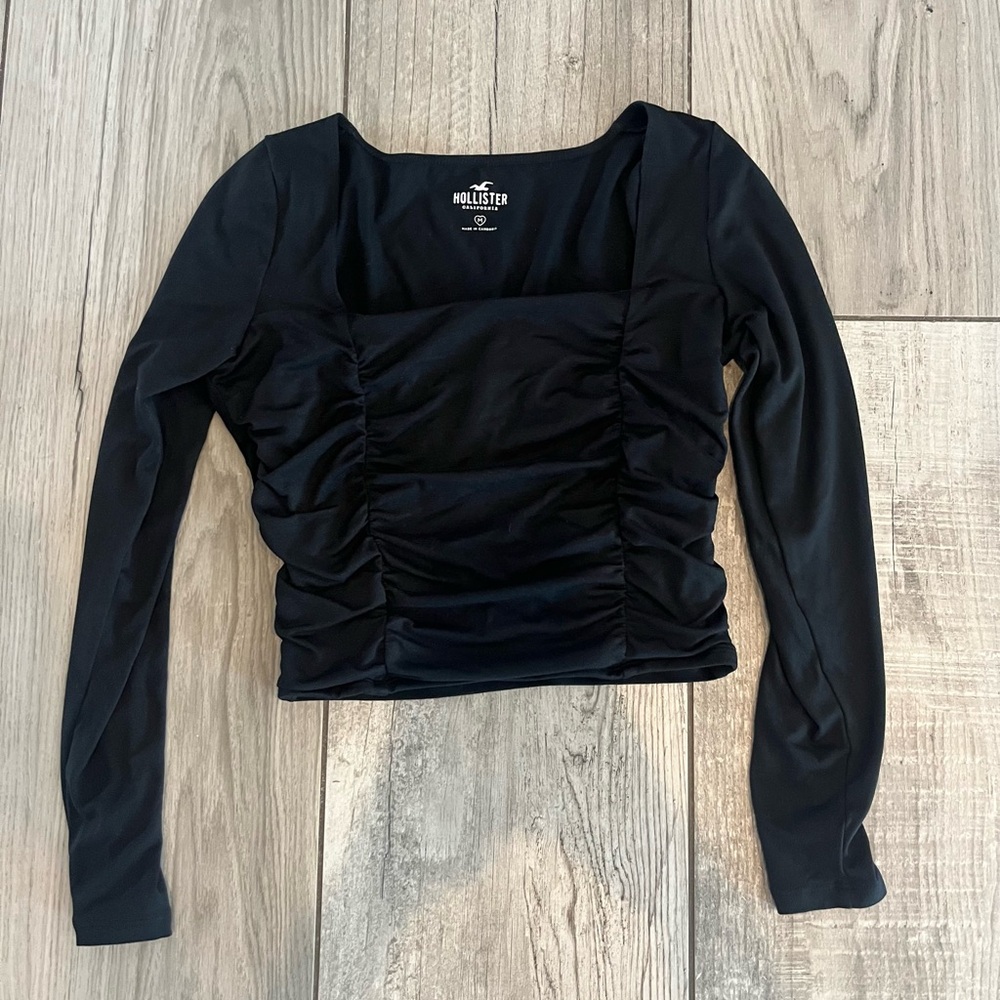 Hollister Women's Elegant Black Long Sleeve (Size M)